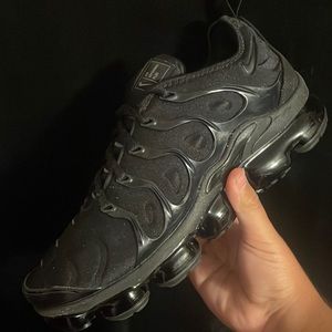 Nike vapor max plus triple black